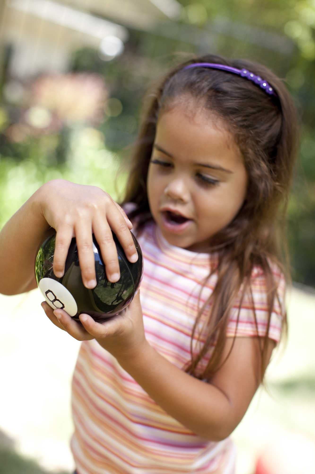 Mattel Games Magic 8 Ball Toys and Games, Original Fortune Teller Ball, Ask a Question and Turn Over For Answer